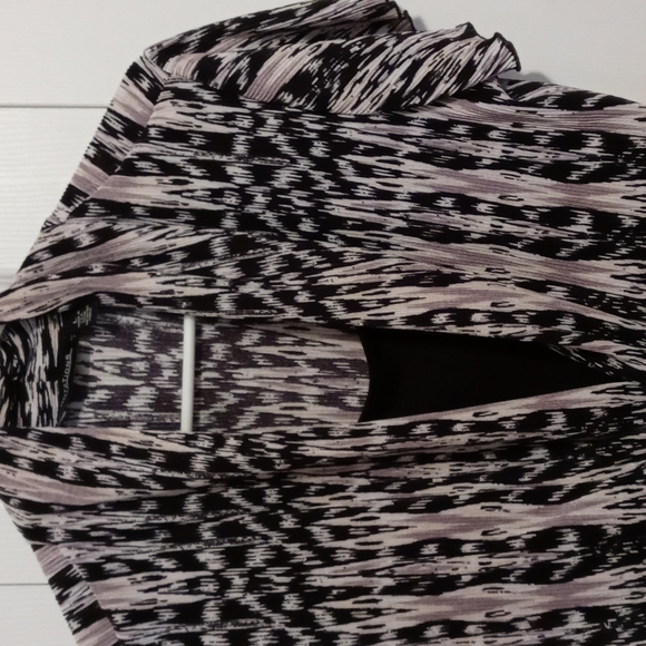 LAST CHANCE Short sleeve top - Picture 2 of 8